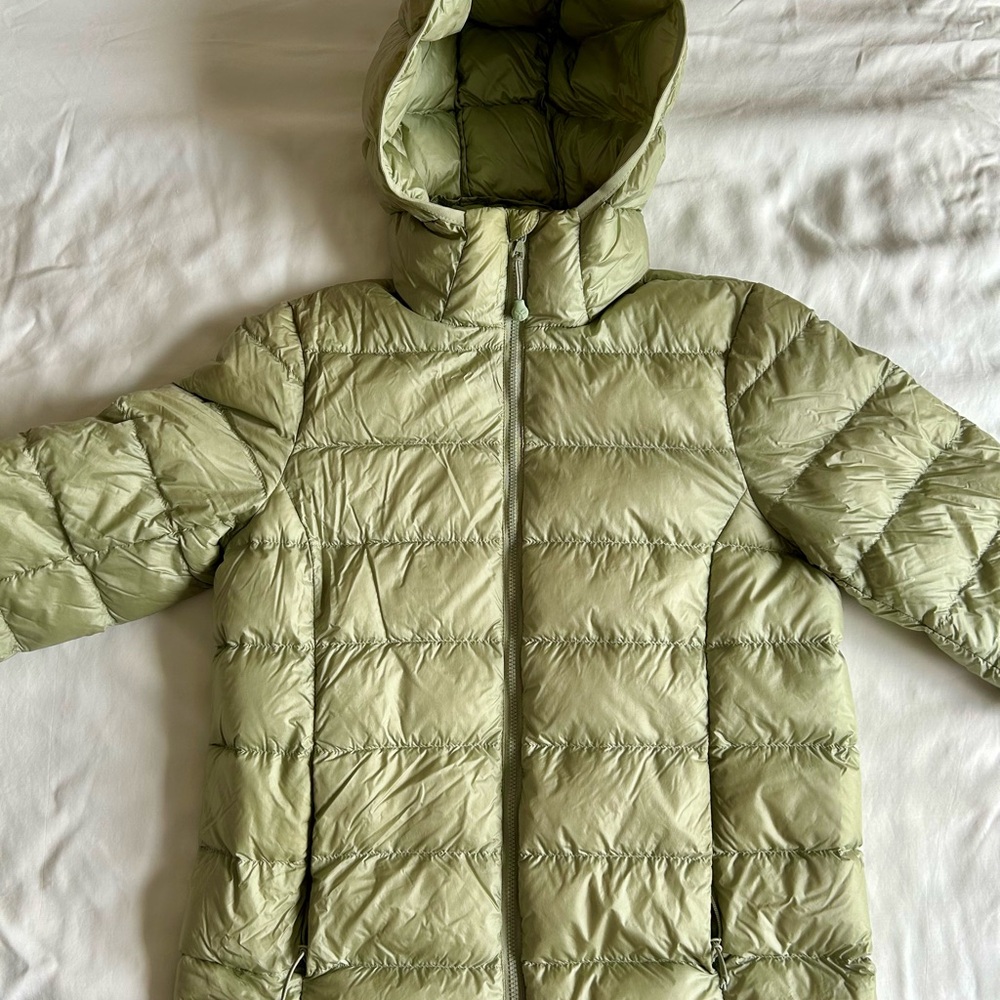 Aritzia Little Puff jacket mint green